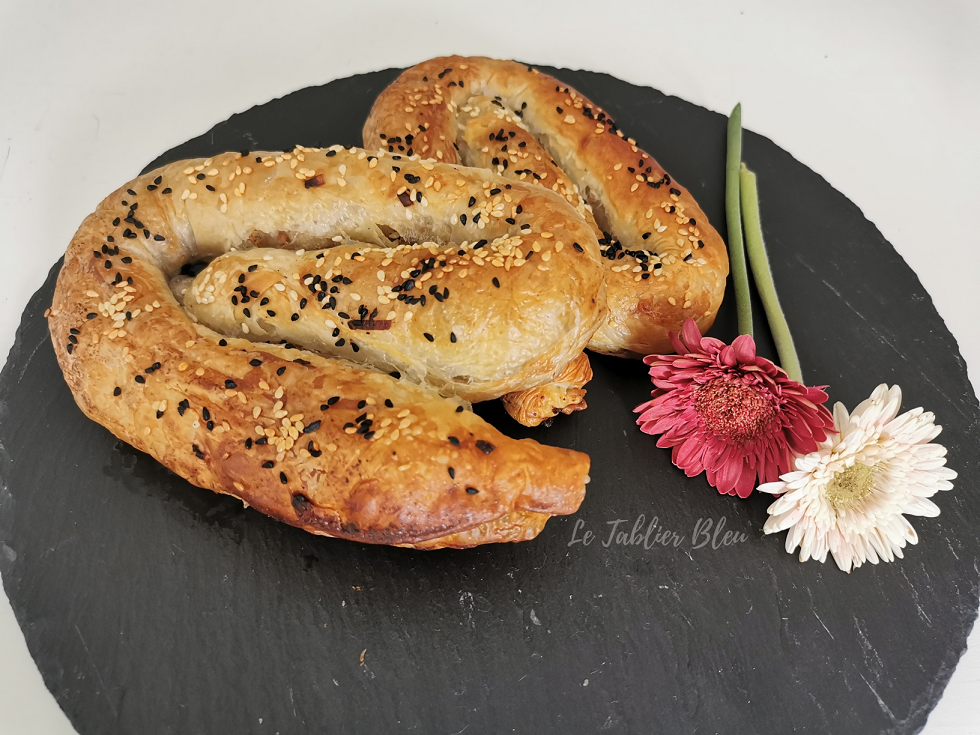 BOREK LONG GARNI DE VIANDE HACHEE